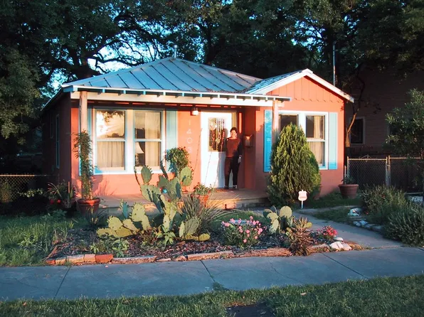 1403 Newton St, Austin, TX 78704