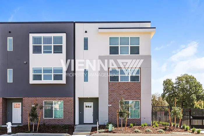 8100 Quiet Knolls Dr — Photo 1