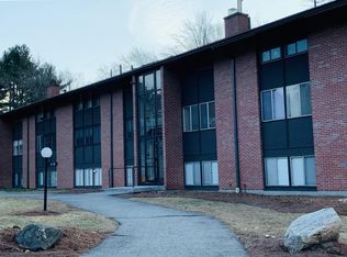 6 Longwood Dr UNIT 304, Andover, MA 01810