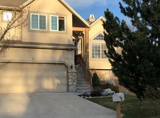 9477 S Meckailee Cv, Sandy, UT 84094