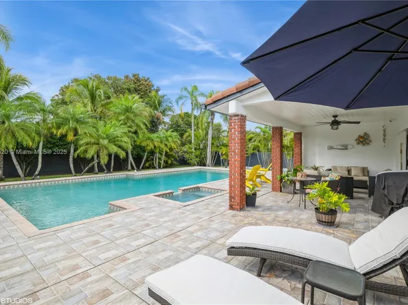 6950 SW 82nd Ct, Miami, FL 33143