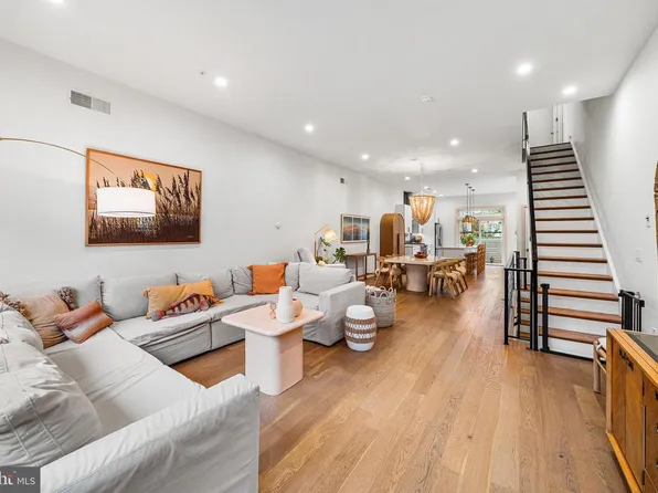 1117 Earl St, Philadelphia, PA 19125