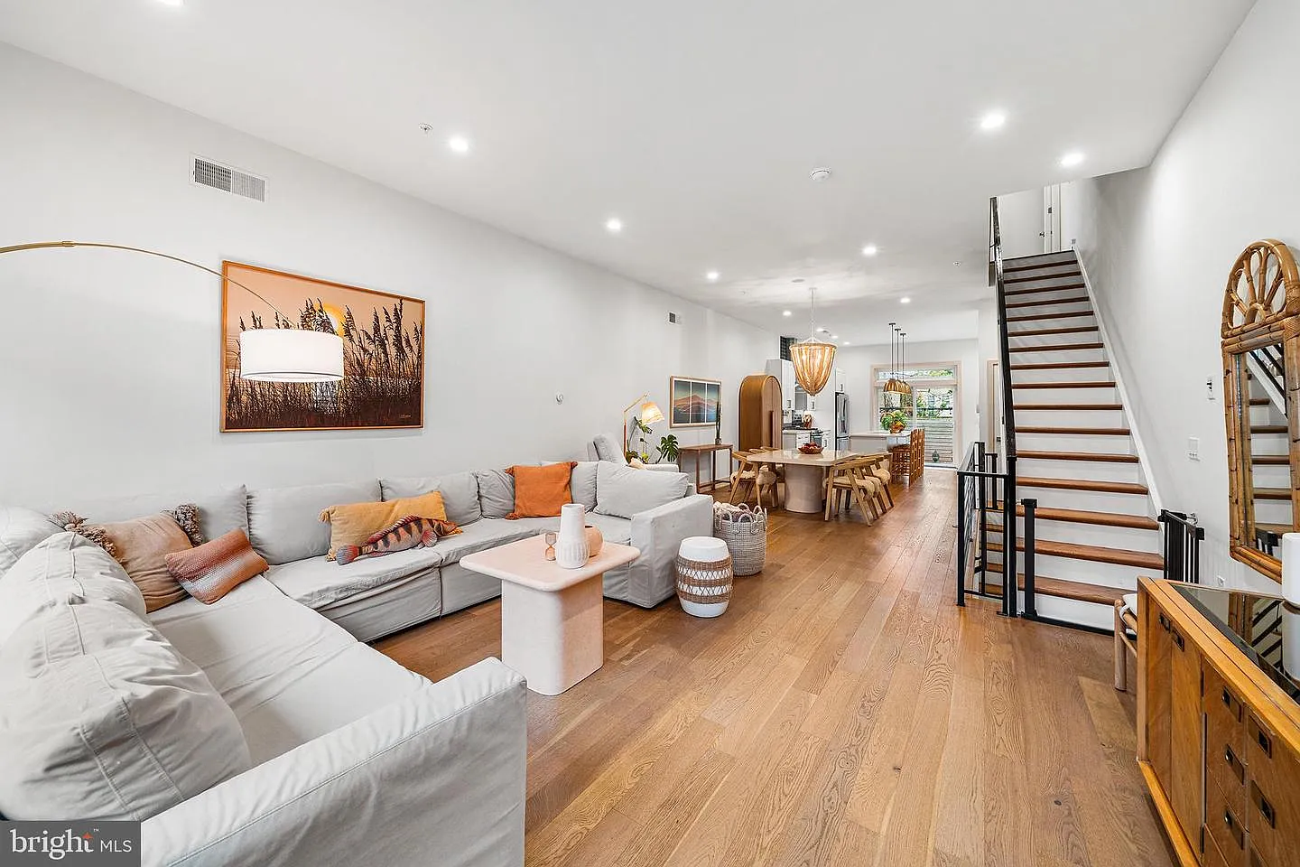 1117 Earl St photo 1