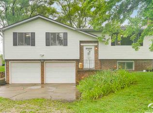 21282 Parallel Rd, Tonganoxie, KS 66086