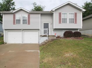 320 N Queen Ridge Ave, Independence, MO 64056