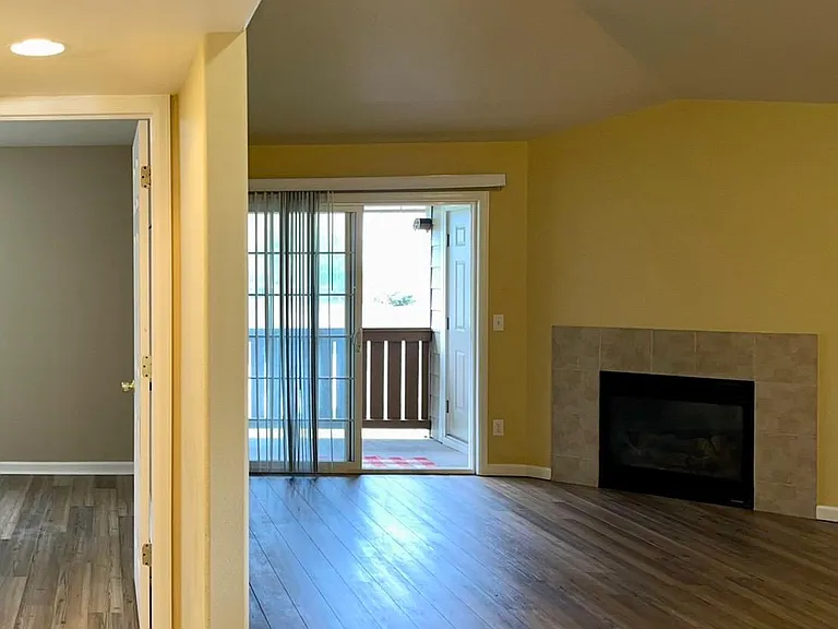 138 Beacon Way #1E — Photo 8