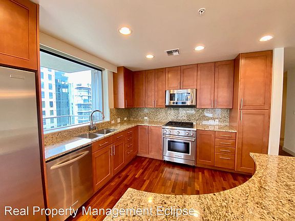3rd image of 10650 NE 9th Pl Unit 1822