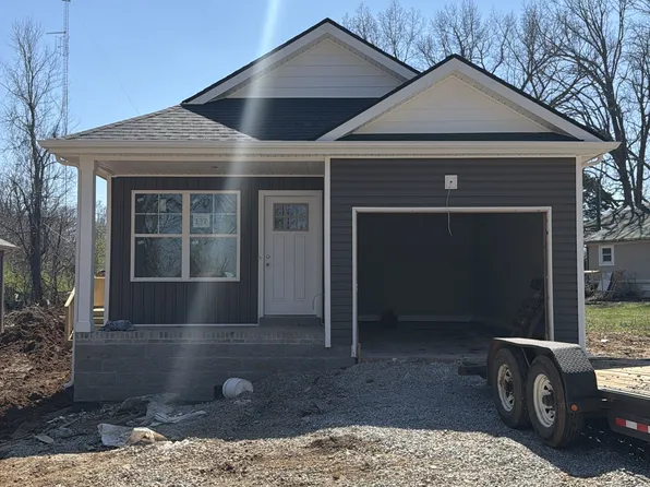 137 Illinois Ave, Oak Grove, KY 42262