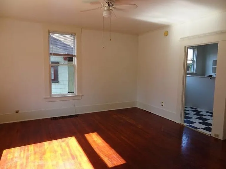 801 E North St #L — Photo 6