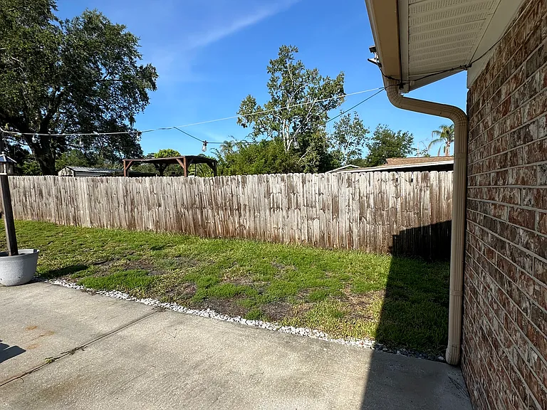 1661 Bartlett Ave — Photo 35
