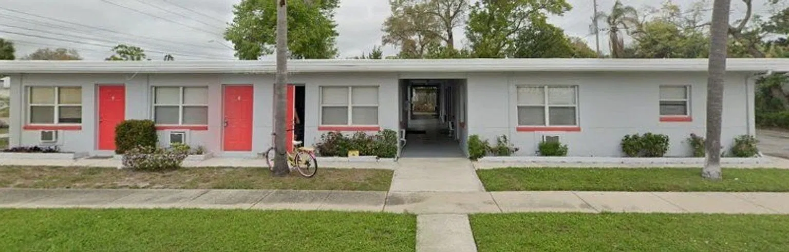 Ruby Apartments- Sabal — Photo 4