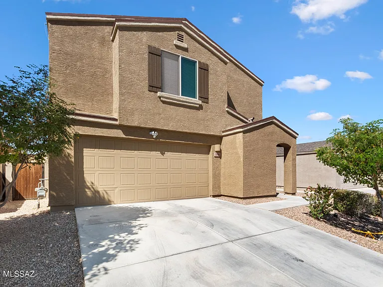 5996 S Antrim Loop — Photo 1