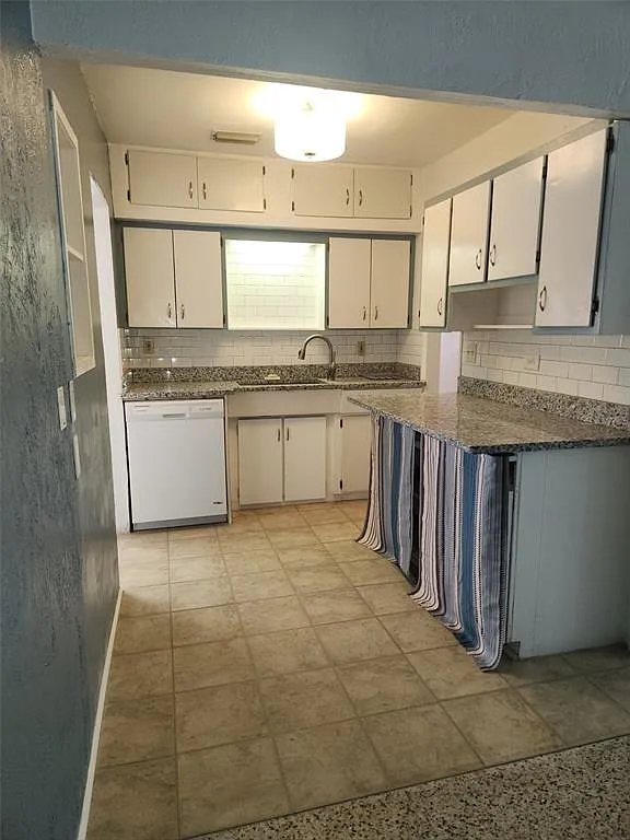 2 bed, 2.0 bath, 900 sqft, $1,800 — Photo 3