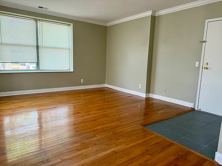 5500 Pershing Ave #11 — Photo 8