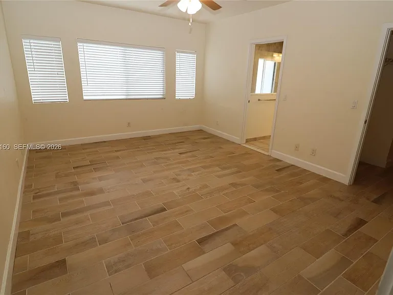609 NE 28th St #1 — Photo 18
