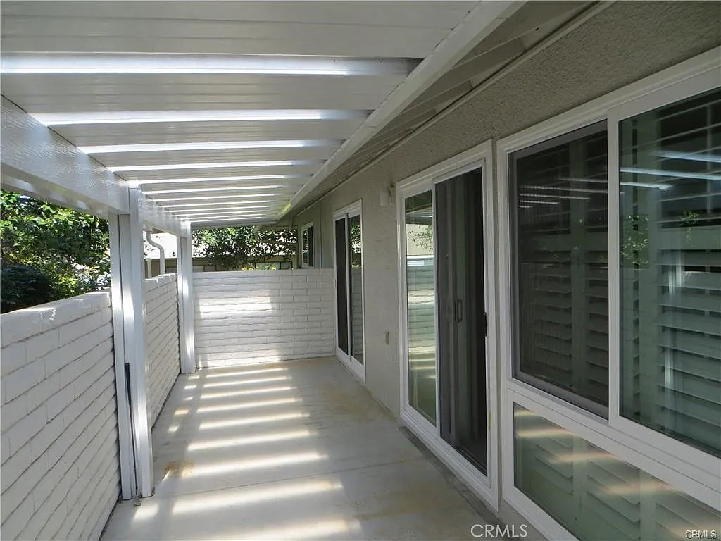 2 bed, 1010 sqft, $3,000 — Photo 2