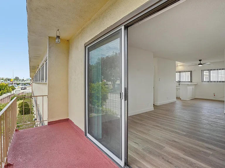 8200 W Manchester Ave — Photo 21