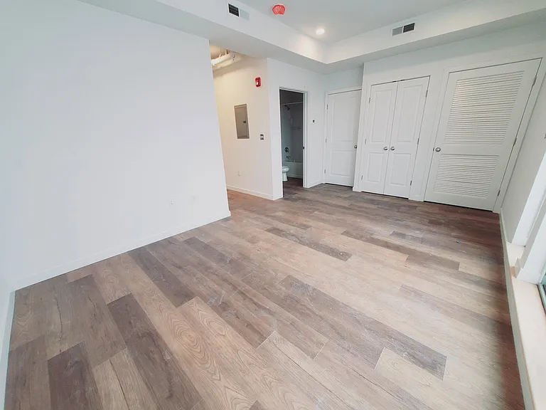 916 Hope St #401 — Photo 3