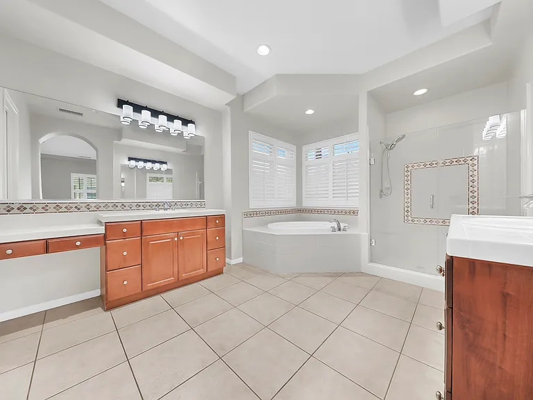 112 Tesori Dr — Photo 22