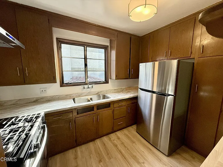 1145 N Central Ave #10 — Photo 3