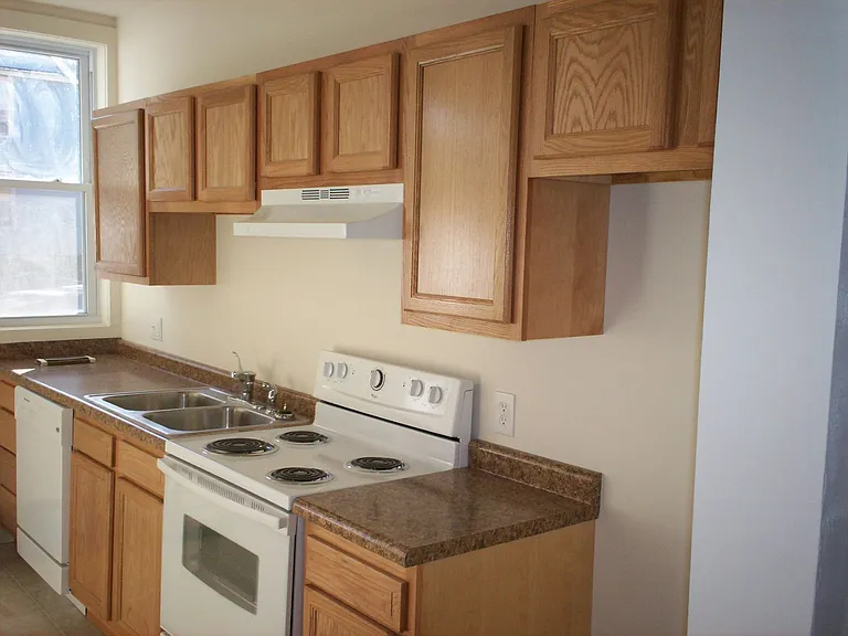 2401 Dupont Ave S — Photo 9