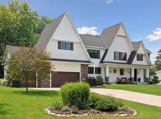 6004 Arbour Ln, Edina, MN 55436