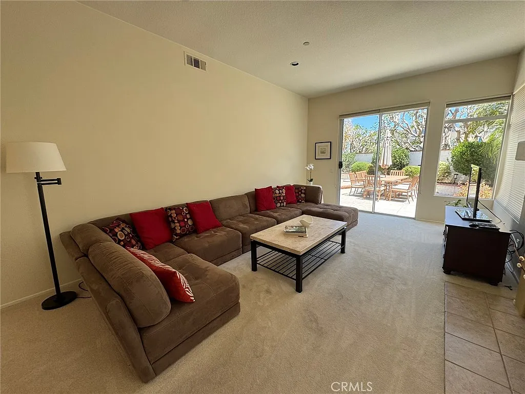 3 bed, 1553 sqft, $6,500 — Photo 4