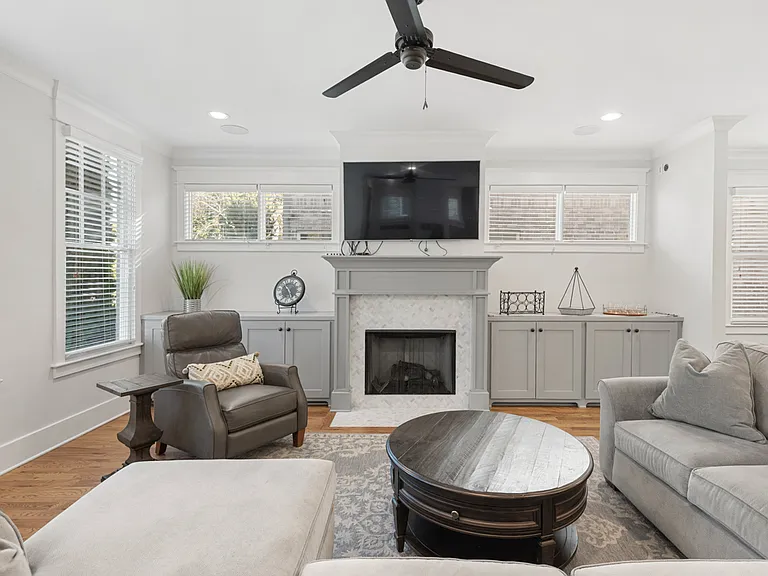 843 Clayton Ave — Photo 6