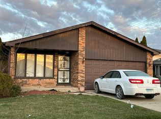 272 Escanaba Ave, Calumet City, IL