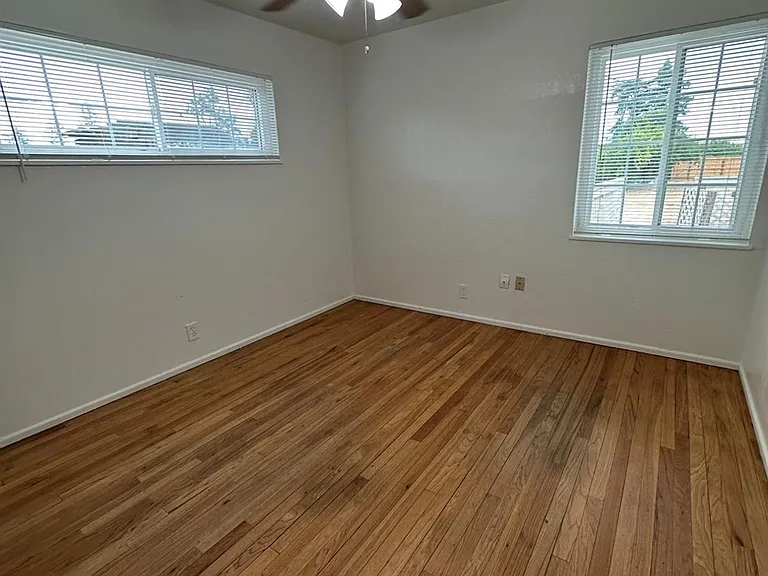 707 N Villa Ave — Photo 16