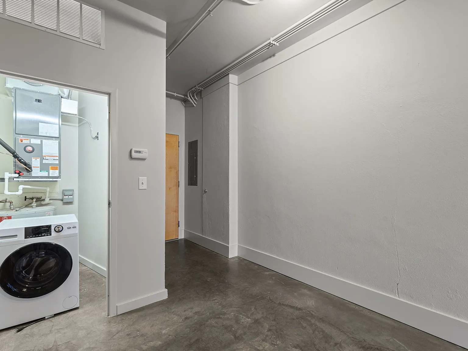 1006 Olive St — Photo 4