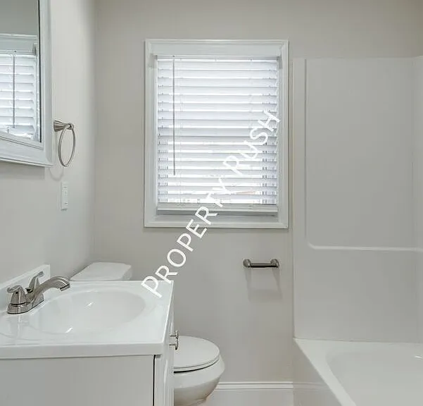 248 East Ave — Photo 14