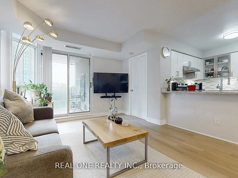 153 Beecroft Rd #501 — Photo 6