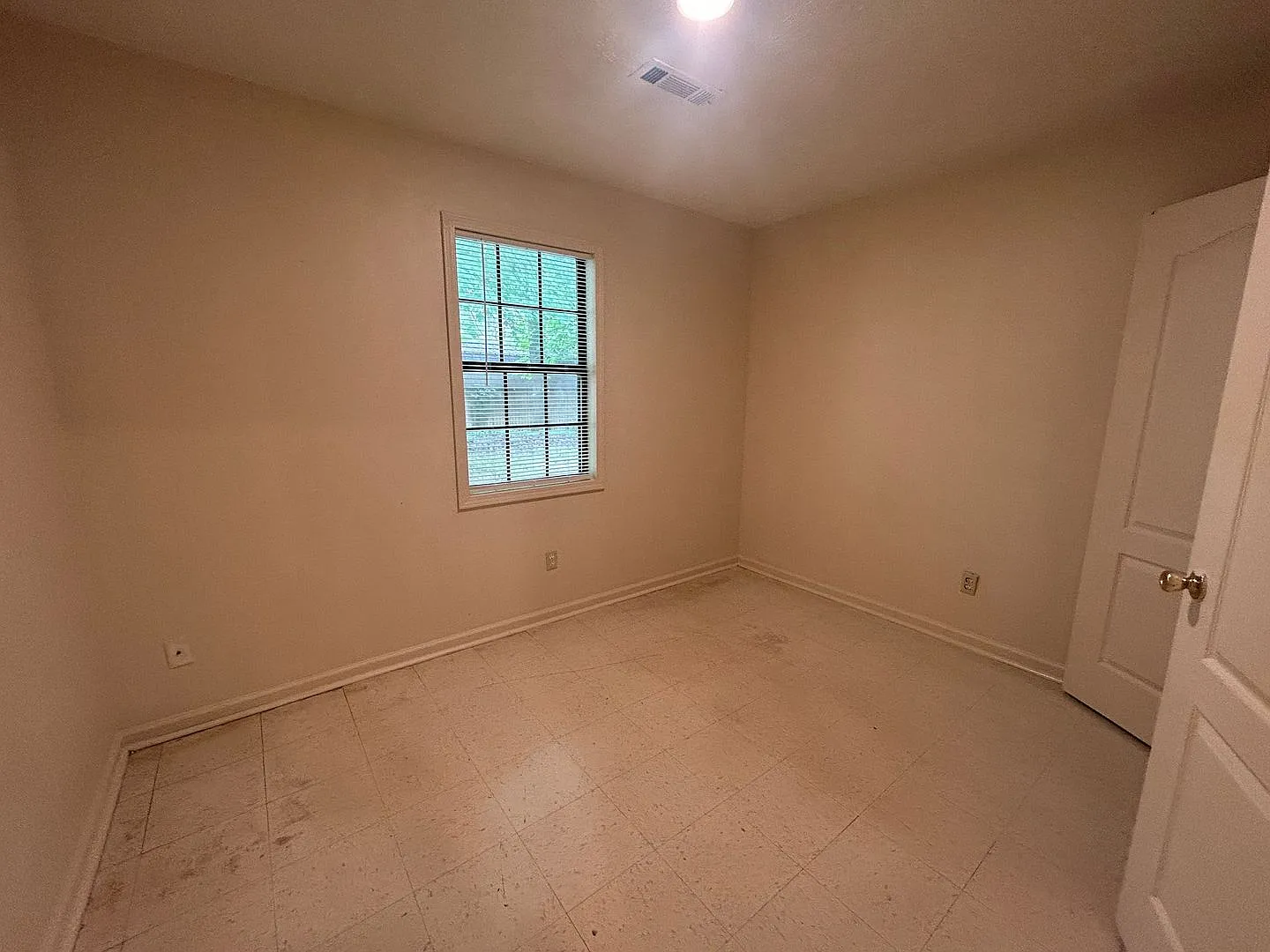 20 Tina Dr. — Photo 4