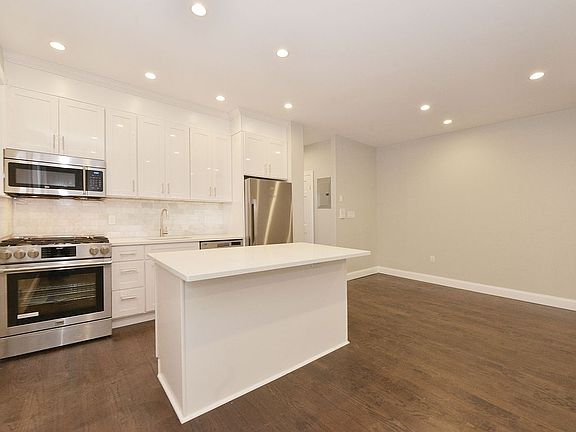 4th image of 2370 26th St #3