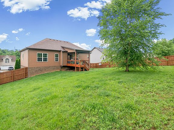 5th image of 1284 Viewmont Dr