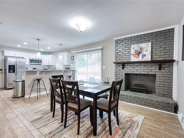 2418 Brookdale Dr NE — Photo 8