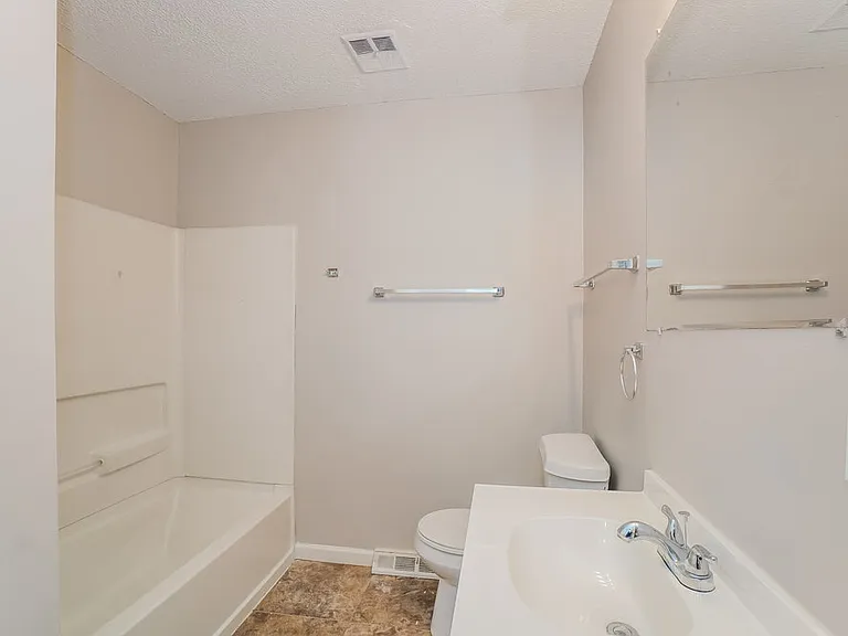 4657 Fox River Run — Photo 16