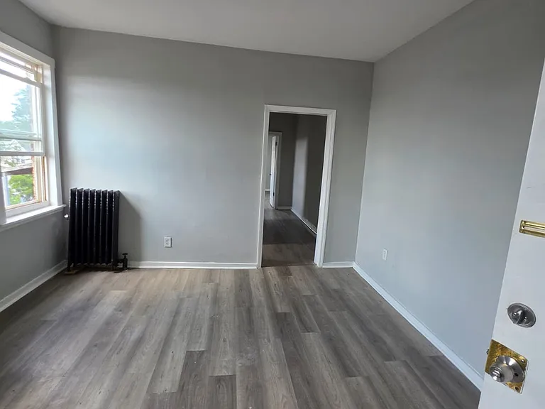 233 Littleton Ave #13 — Photo 2