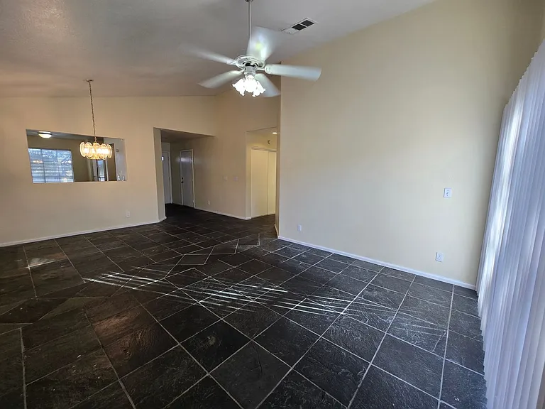2417 Bloomington Dr — Photo 8