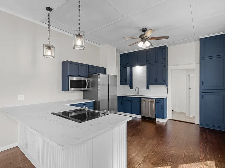 718 W Monterey St — Photo 4