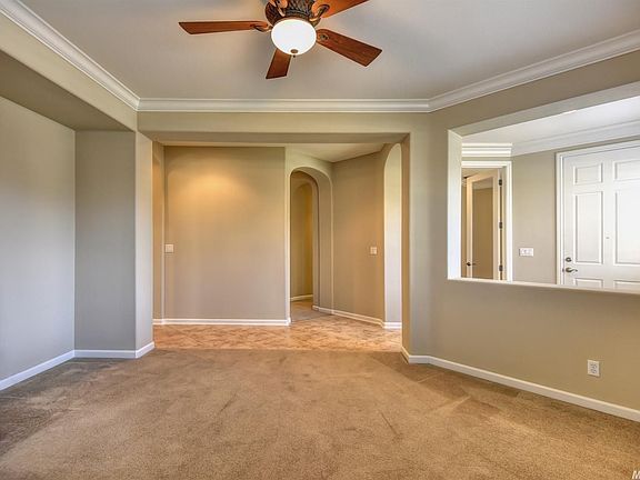 5th image of 101 Greenwood Ct