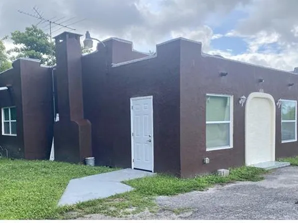 1313 15th St E, Bradenton, FL 34208