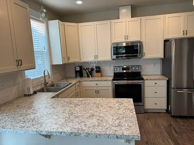 1023 E 30th Ave — Photo 6