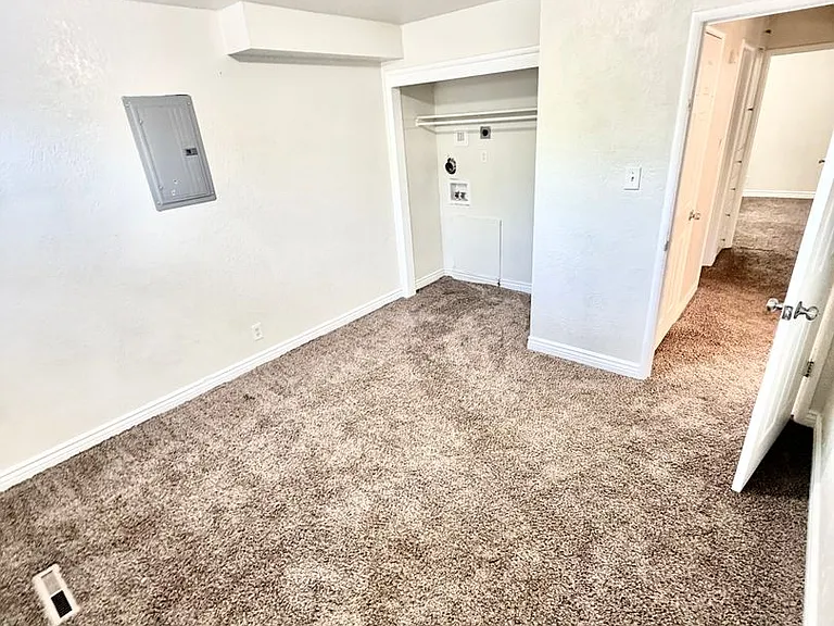 2564 S. 700 E. — Photo 6