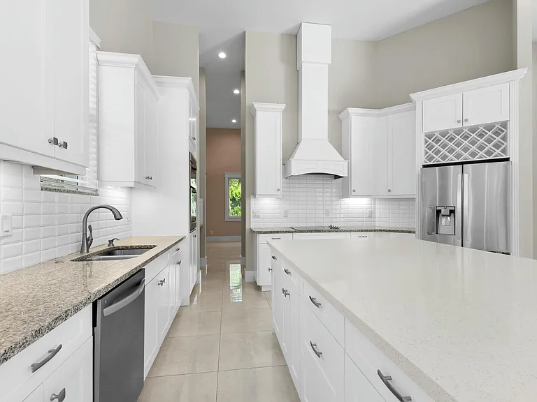 15503 Temple Blvd — Photo 16