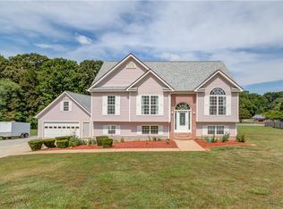 12 Stoneview Dr, Hoschton, GA 30548