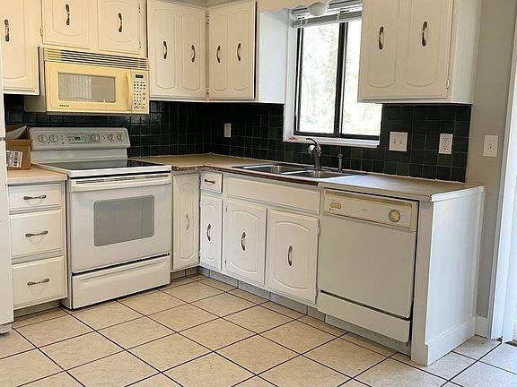 2nd image of 149 Gaines St SE #9726719