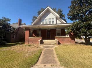 1077 N Highland Ave, Jackson, TN 38301