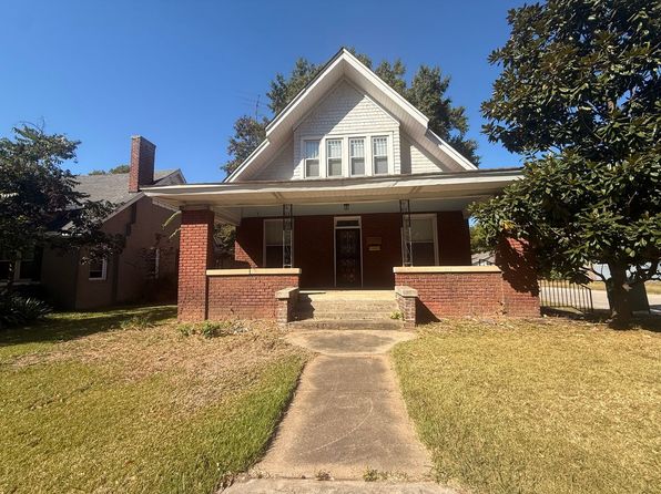 1077 N Highland Ave
